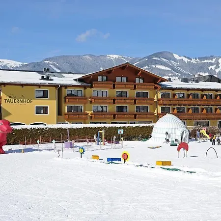 Hotel Tauernhof - Culinary Experience I Wellness Oasis I Summer Card I Mountain Views I Kids' Playroom I Location Kaprun