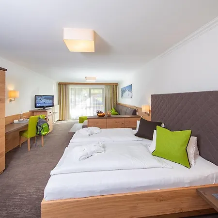 Tauernhof - Culinary Experience I Wellness Oasis I Summer Card I Mountain Views I Kids' Playroom I Location Kaprun